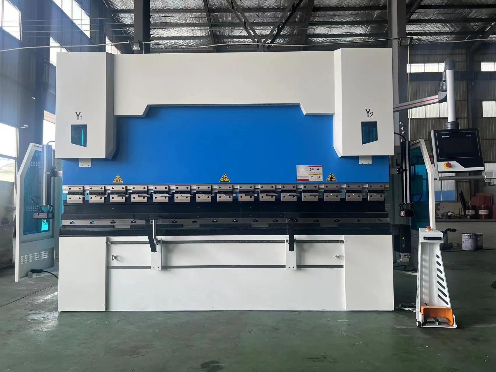 NEW 1000 TON MAQ WE67K-1000/6100 HYDRAULIC PRESS BRAKE