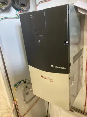 ELECTRICAL ENCLOSURE WITH 20BD125A0AYNANC0 Allen Bradley 100HP Powerflex 700