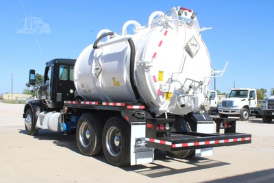 Used 2019 PETERBILT 567 Tractors & Trailers Texas US | Roll Off Truck World #1486370