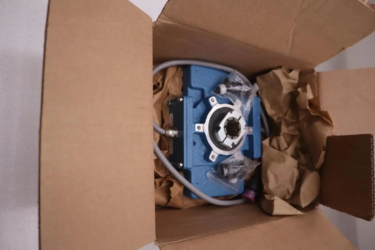 AVTRON HS45 / HS45FAYAY8SUA00 INCREMENTAL ENCODER NEW IN BOX STOCK SGF-153