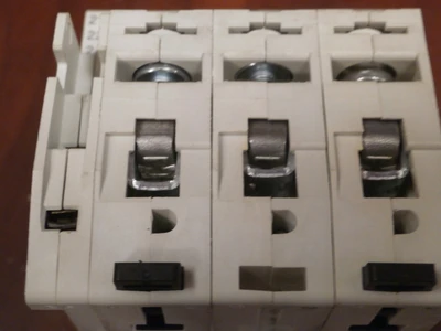 USED Allen-Bradley 1492-ASPHH3