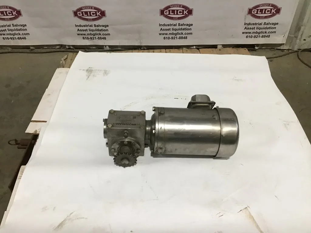 Grove Gear SSHMQ81880H15616 Right Angle Stainless Steel Washdown Worm Reducer