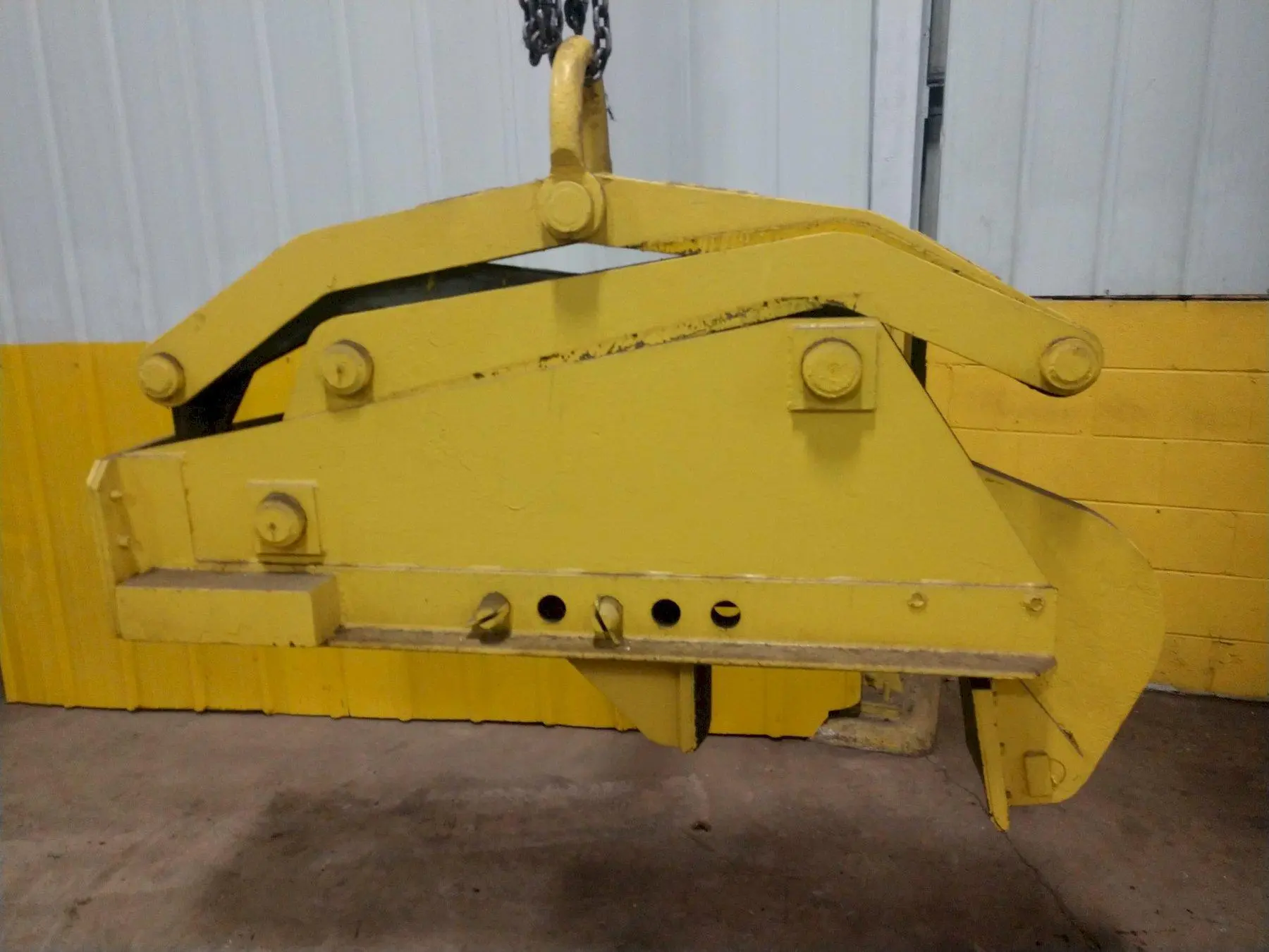 10,000 LB 5 TON ACCO MANSAVER MODEL G1616 SINGLE RIM VERTICAL COIL LIFTING TONG SCISSOR TYPE COIL LIFT: STOCK #14206