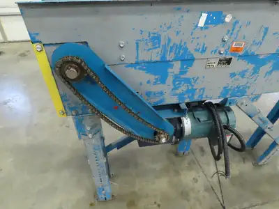 New London Engineering 7.5" x 13' 6" Side by Side Plastic Chain Conveyor 90°