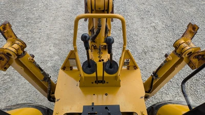 USED 2002 DEERE 110