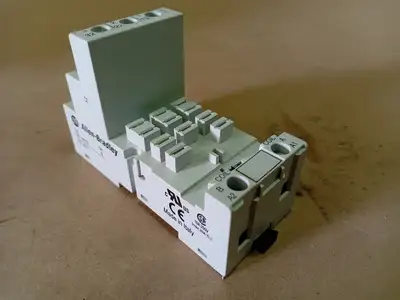 NEW ALLEN-BRADLEY 700-HN153