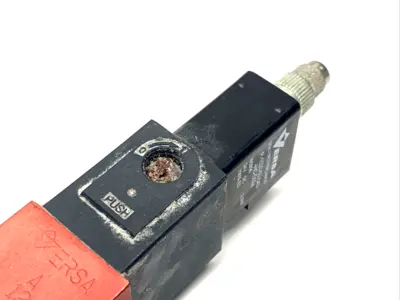CSG-4332-043-H16-L14-P-A120 | Versa  Solenoid Valve, 4-Way - Used