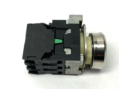 USED SIEMENS ILLUMINATED PUSHBUTTON GREEN DAMAGED BUTTONHEAD