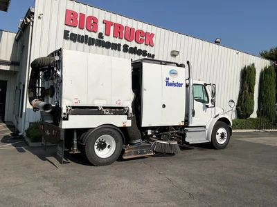 Used 2017 FREIGHTLINER M2 Street Sweeper California US | Big Truck & Equipment #1412307