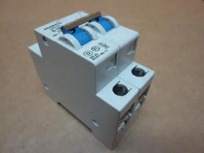 Used SCHRACK SD-82G 16A Circuit Breakers Michigan US | Ideal Machinery #582423