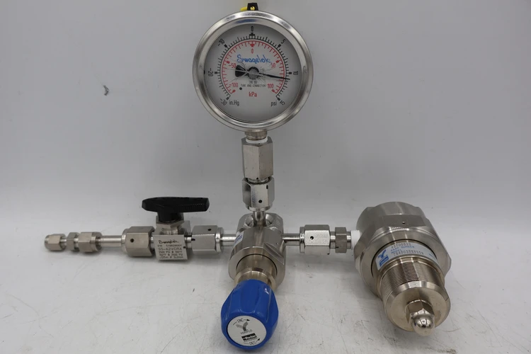 Used PARKER SQMICRO303PFSFFF Valves/Fittings | BG Industrial Surplus #471391