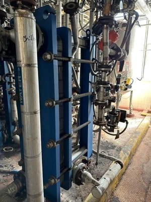 APV Plate Heat Exchangers R5MGS-16, 14"W x 5’H, 200 PSI, 230*F