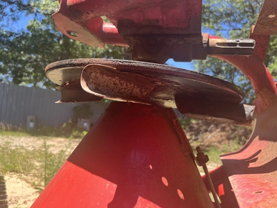 USED COSMO 500 FERTILIZER SPREADER