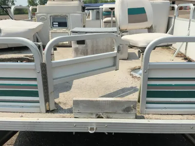1998 Manitou Unknown 20' Pontoon Boat