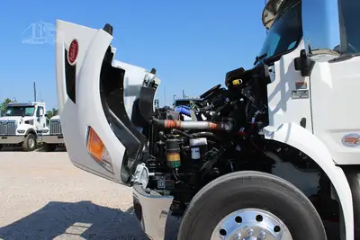 New | in-Stock 2027 PETERBILT 548 Rolloff Trucks Texas US | Roll Off Truck World #1492014