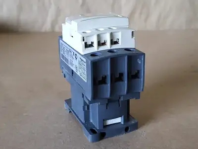 USED SCHNEIDER ELECTRIC LC1D32