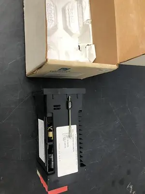 USED EUROTHERM 832-30A240V-00-4-20MA