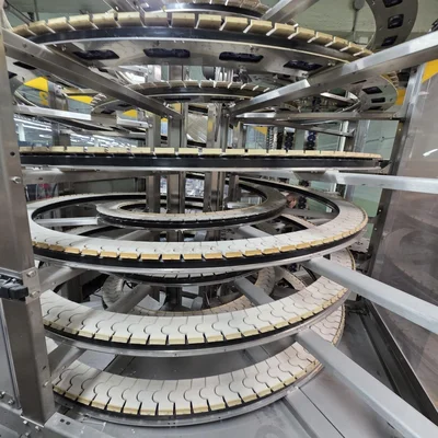 Hartness Dynac 6400Q Vertical Accumulation Conveyor Spiral First-In First-Out (FIFO) Accumulation Line # 5573