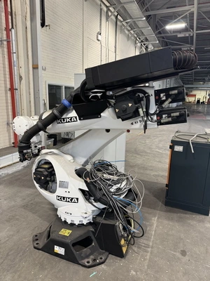 2011 KUKA KR 90 R2700 Pro tooling and equipment | Bowland Trading Ltd (1)