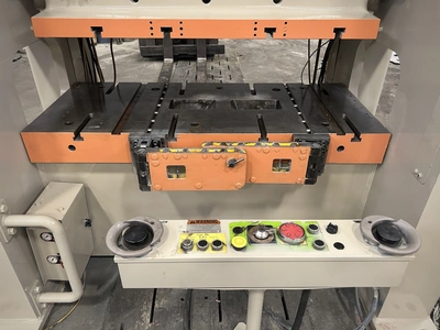 USED 2002 KOMATSU PRESSES KOMATSU E2W110 PRESS