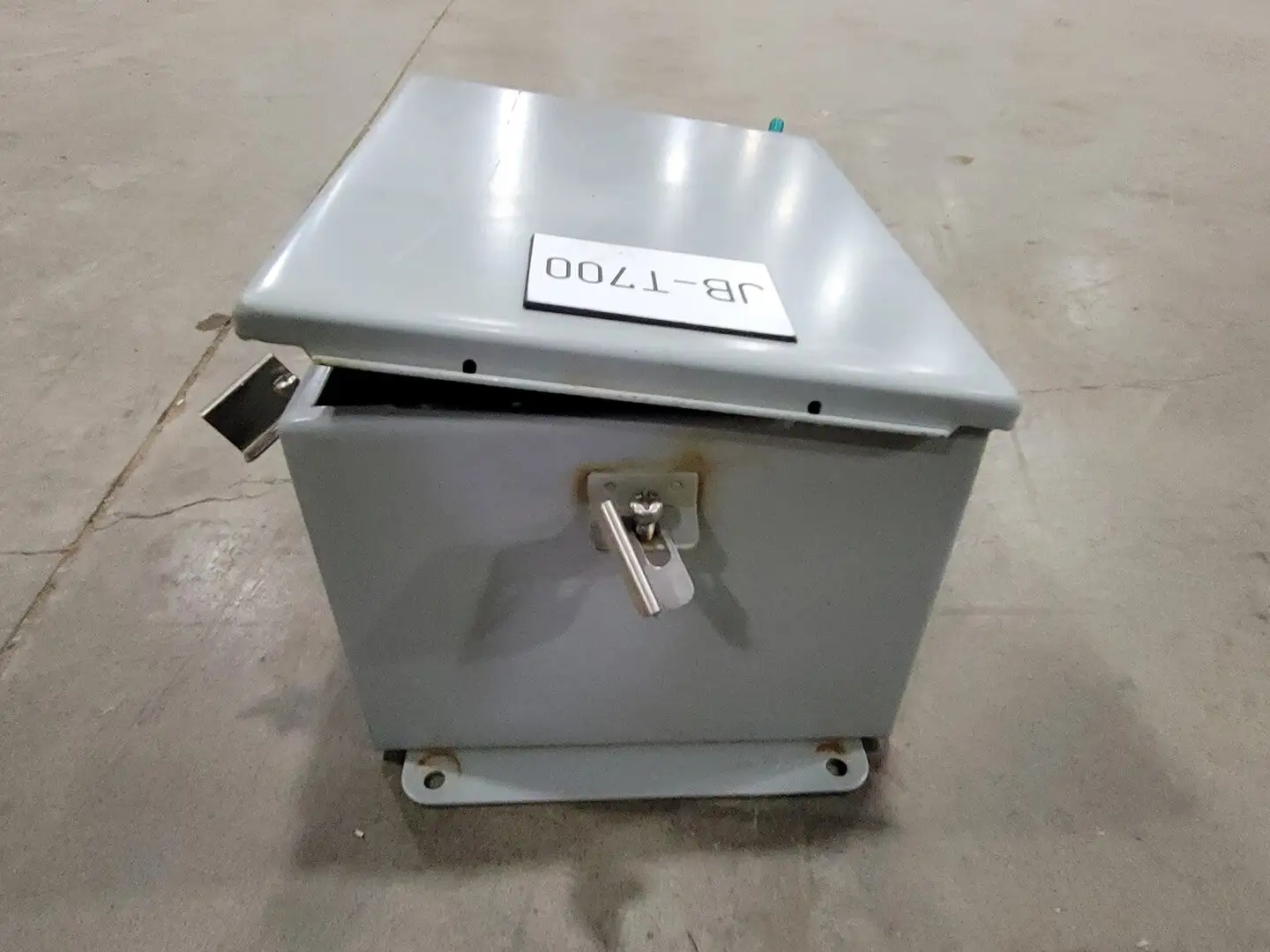USED HOFFMAN A10086CHNF