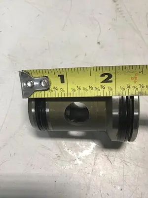 USED VICKERS 25-D10-30