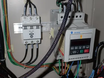 USED 2000 YASKAWA ELECTRIC CORPORATION YASNACXRCUP20