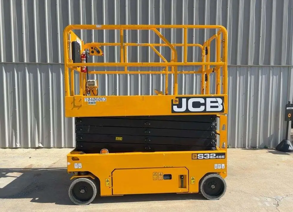 USED 2023 JCB S3246E