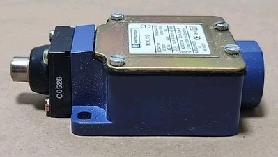 NEW Telemecanique XCKL110