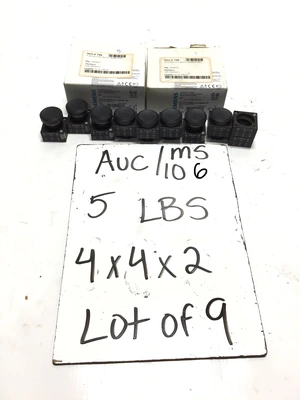 Siemens 3SB3 000-0AA11 Push Button Black Momentary 1-4/3-6mm (Lot of 9)