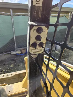 USED 2005 KOMATSU SK1026-5N