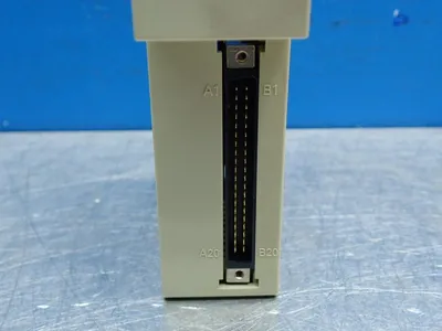USED OMRON C200HOD218