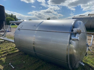 Used _UNKNOWN_ 6,400 Litre Stainless Steel Tanks GB | Perry Equipment #1142423