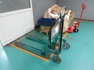 Used _UNKNOWN_ _UNKNOWN_ Pallet Trucks TW | Apex Group #1551911