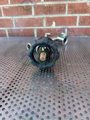 USED GEMU 554/40/D55345 PNEUMATIC ANGLE SEAT GLOBE VALVE W/ 1 1/2" SANITARY FITTING