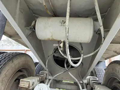 USED 1985 RELIANCE 28FT
