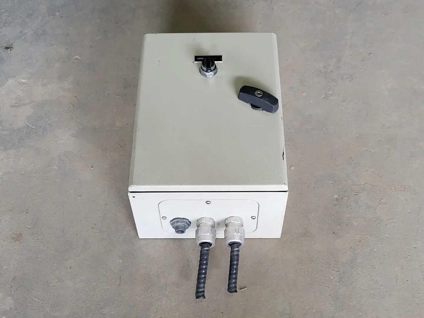 USED LEGRAND BE-325