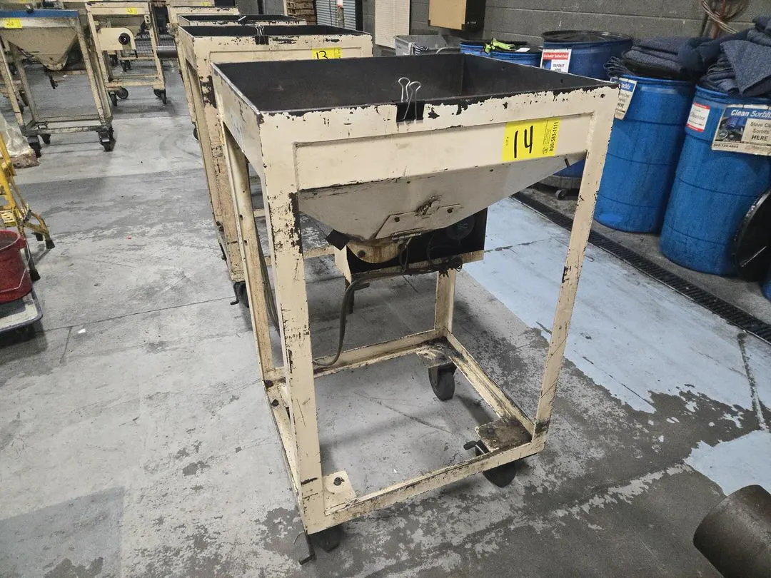 (1) Auger Hopper