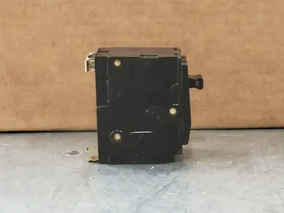 USED SQUARE D QO230
