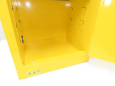 Used AGENT _UNKNOWN_ Biological Safety Cabinets Indiana US | Arrow Industrial #1367470