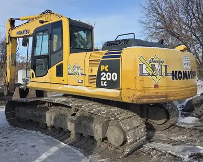 Used 2018 KOMATSU PC200LC-8 Excavators British Columbia CA | Lenmark #836601