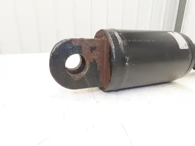 Yale 8503580 Forklift Hydraulic Tilt Cylinder Removed From ERC100HHN
