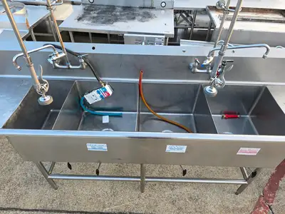 Used Southern Stainless Used 108" Stainless Steel 4 Compartment Sink with Sprayers and Twist Drains - FG9 - SS403 Sinks Illinois US | Falcon Restaurant Supply #1373527