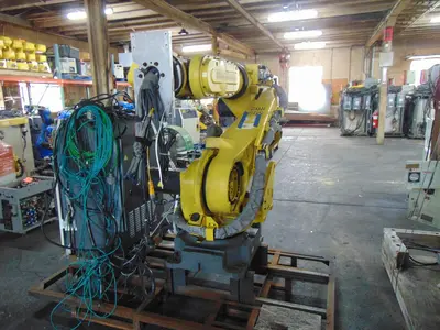 USED 2012 FANUC R-2000IB/220US