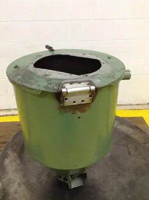 USED METAL FABRICATOR HOPPER572