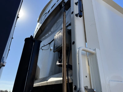 USED 2013 MACK LEU633 REFUSE PACKER BODY WITH AUTO ARM.