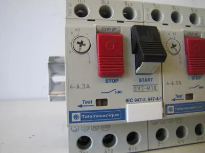 Lot of 3 Telemecanique 4-6.3 Amp Safety Circuit Breakers GV2-M10  3 Pole 690V