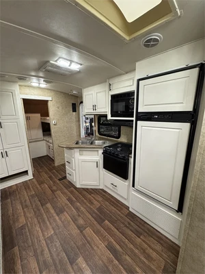 Used DUTCHMAN KOMFORT 3030QB Campers, Caravans, Motorhomes Oregon US | MachineryMax #1341169