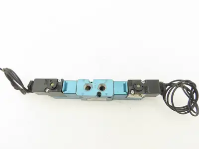 MAC 821C-PP-111CA-152 Pneumatic Double Solenoid 4/3 Spool Valve 120V 1/4" NPT