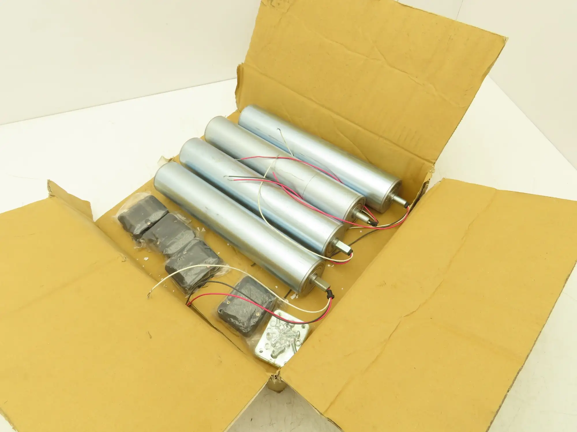 Weston 2RS-570-5-300 Motorized Conveyor Roller 57mm x 300mm 200V 3PH  Lot of 4